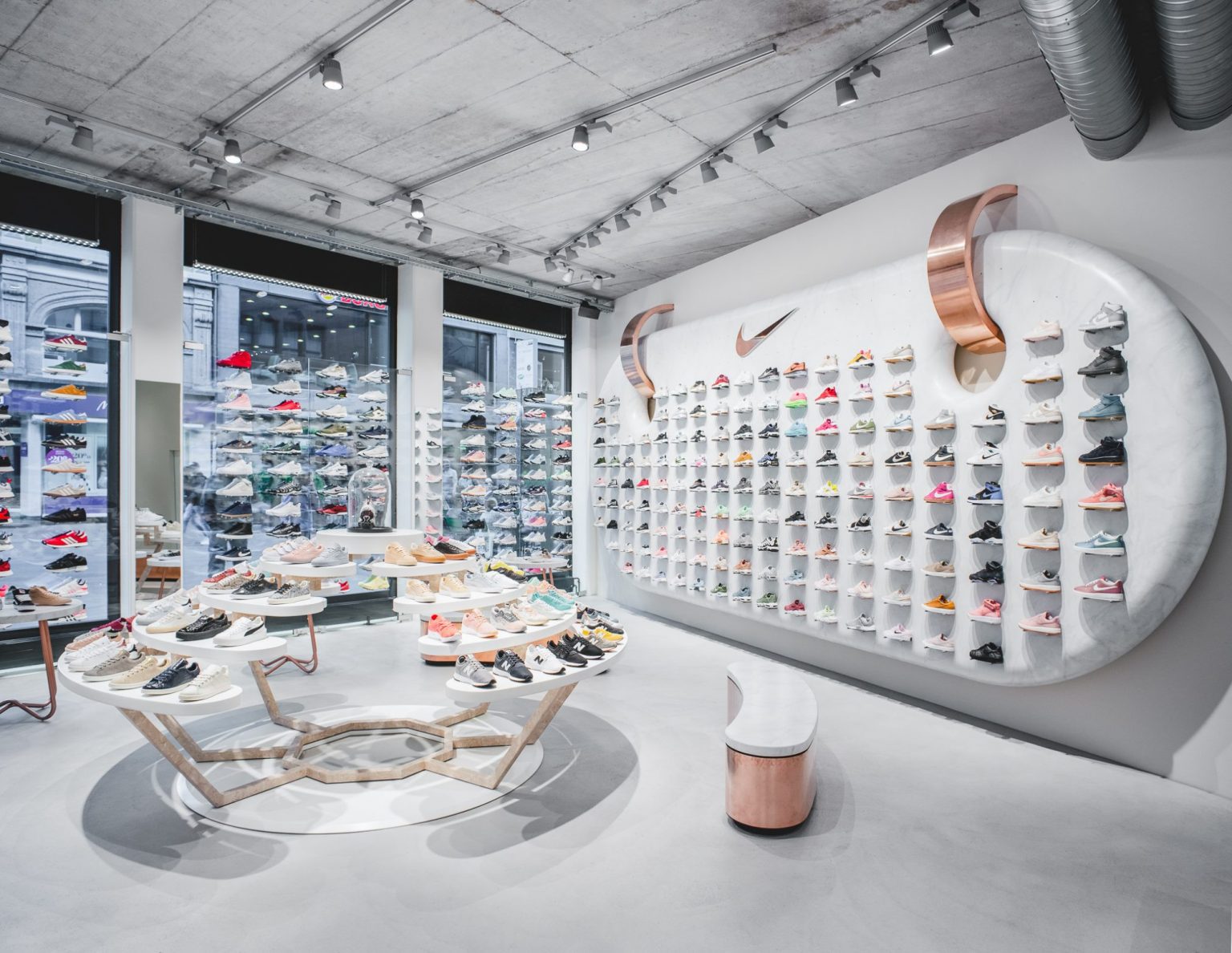 thi-cong-shop-the-thao